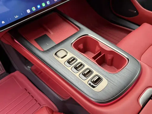 Xiaomi SU7 — Фото автомобиля 4