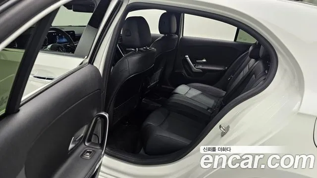 Mercedes-Benz A-Class — Фото автомобиля 11