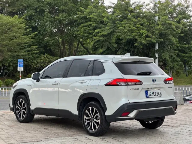 Toyota Frontlander — Фото автомобиля 6
