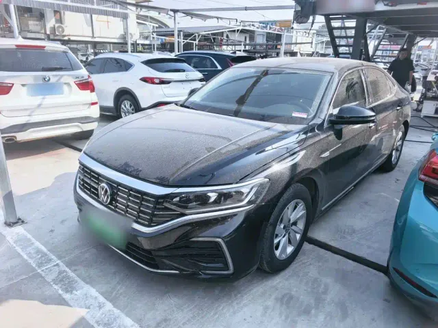 Фотография автомобиля — Volkswagen Passat