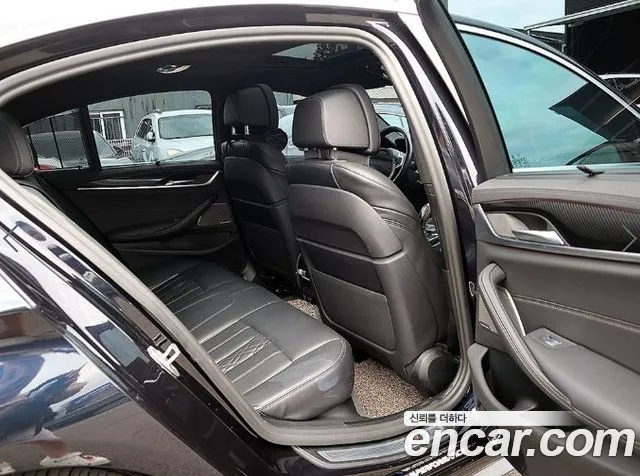 BMW 5-Series 5 серия (G30) — Фото автомобиля 14