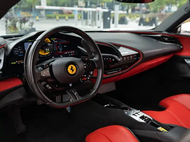 Ferrari SF90 — Фото автомобиля 10
