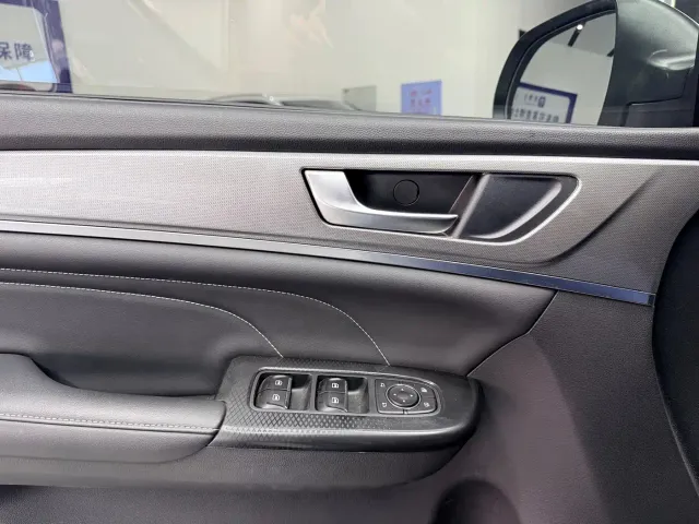 Haval M6 — Фото автомобиля 13