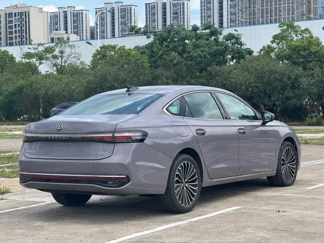 Volkswagen Passat — Фото автомобиля 9