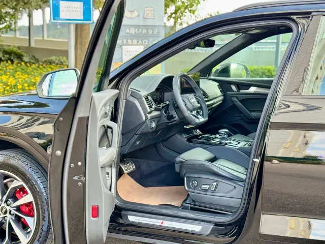 Audi Q5L — Фото автомобиля 4