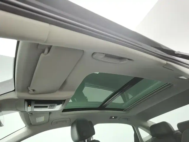 Volkswagen Passat — Фото автомобиля 14