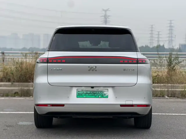 IM Motors LS8 — Фото автомобиля 14