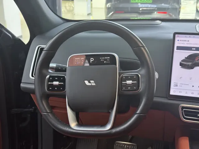 Li Auto L7 — Фото автомобиля 14