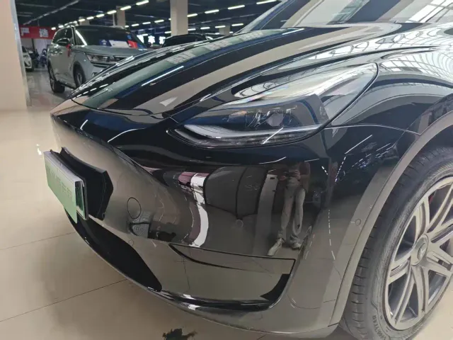 Tesla Model Y — Фото автомобиля 20