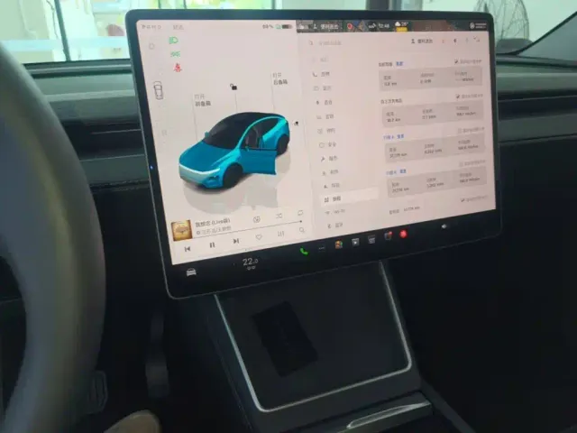 Tesla Model Y — Фото автомобиля 12