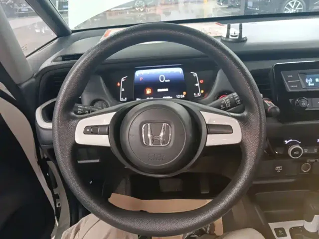 Honda Fit — Фото автомобиля 10