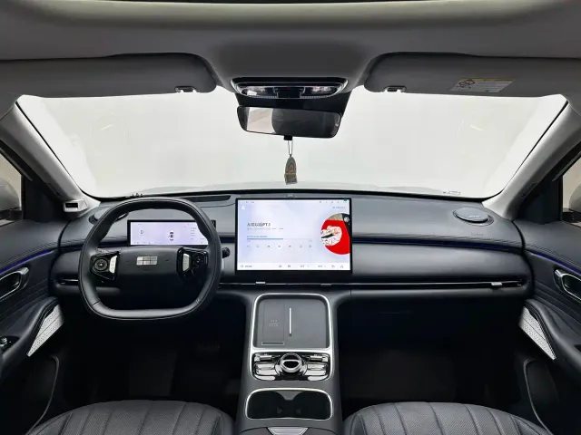 Geely Galaxy Starship 7 EM-i — Фото автомобиля 16