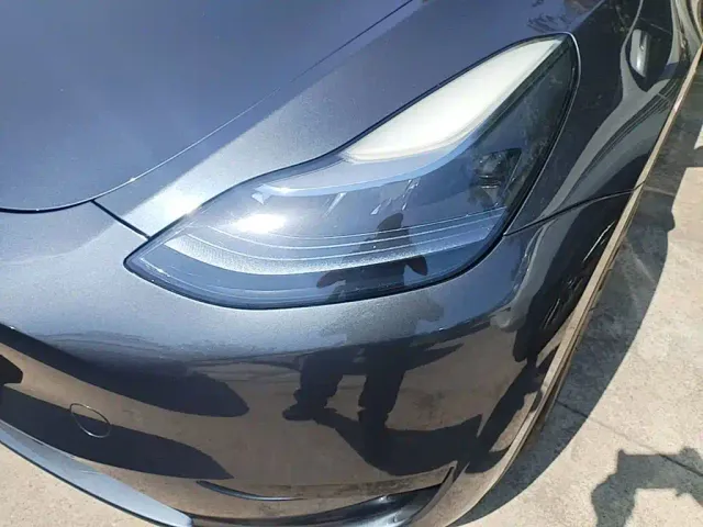 Tesla Model Y — Фото автомобиля 23