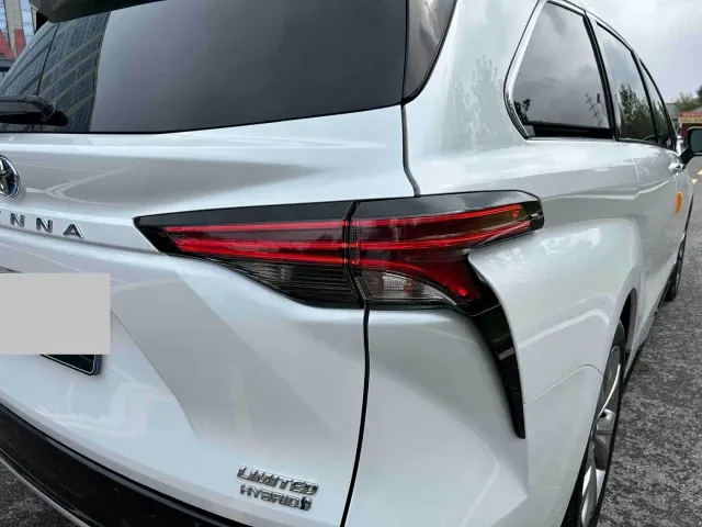 Toyota Sienna — Фото автомобиля 15