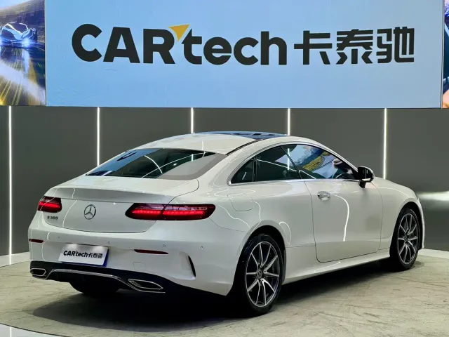 Mercedes-Benz E-Class — Фото автомобиля 22