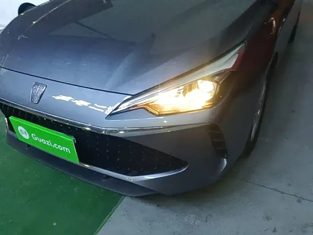 Roewe i5 — Фото автомобиля 23