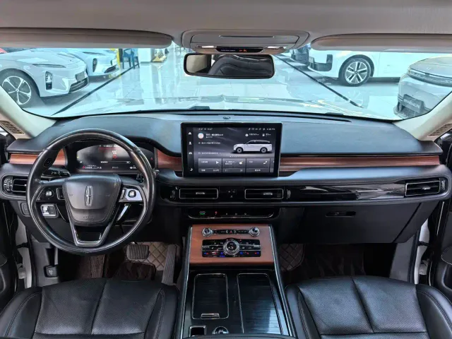 Lincoln Aviator — Фото автомобиля 7