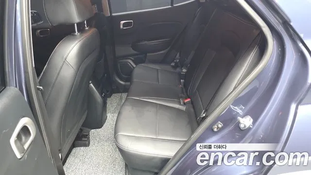 Hyundai Venue — Фото автомобиля 12