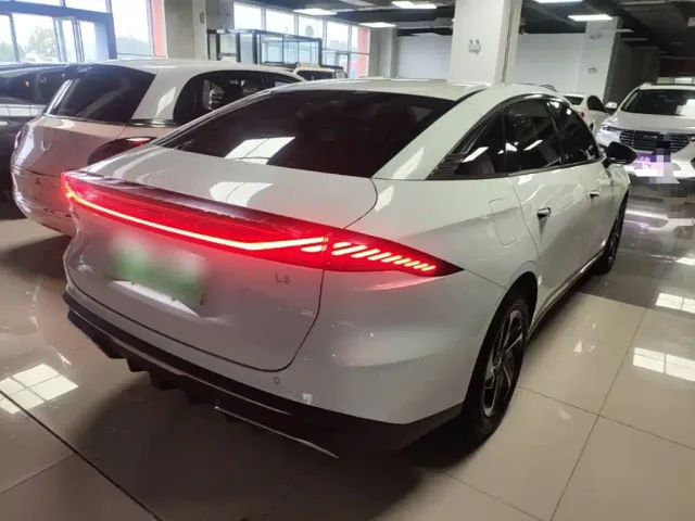 Geely Galaxy L6 — Фото автомобиля 6