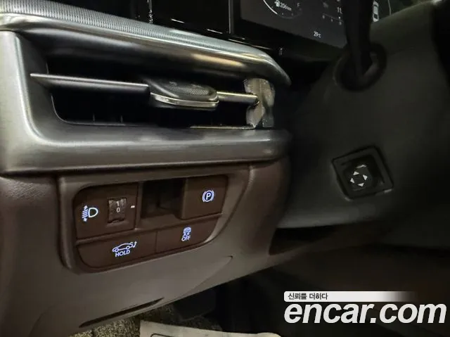 Hyundai Grandeur Grandeur (GN7) 2.5 Бензин 2WD — Фото автомобиля 16