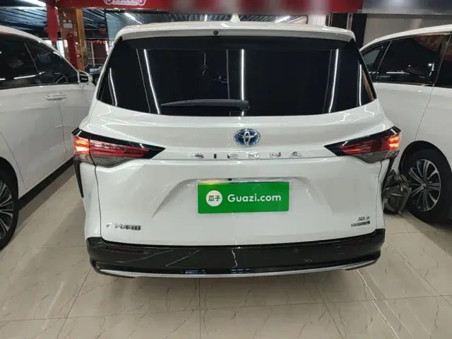 Toyota Toyota Sienna 2021 2.5L Hybrid Luxury Welfare Edition — Фото автомобиля 5