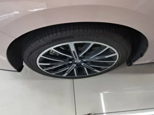 Leapmotor B01 — Фото автомобиля 22