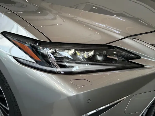 Lexus ES — Фото автомобиля 18