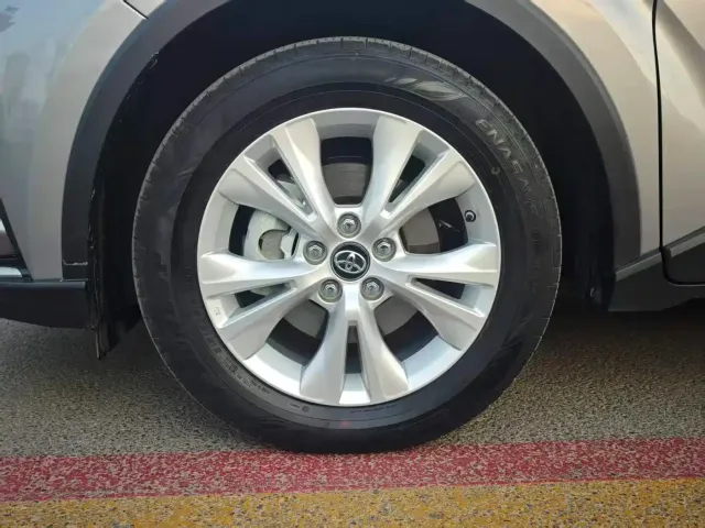 Toyota Toyota IZOA 2022 Hybrid 2.0L Yixing Edition — Фото автомобиля 12