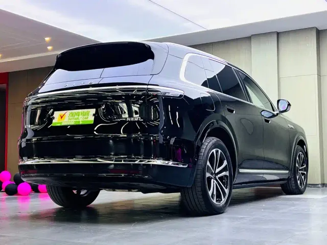 Aito M7 — Фото автомобиля 4
