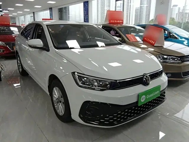 Volkswagen Lavida — Фото автомобиля 3