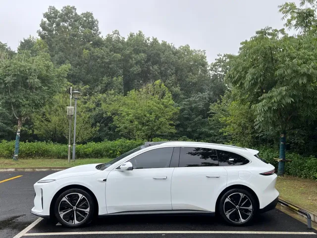 Nio ET5 Touring — Фото автомобиля 4