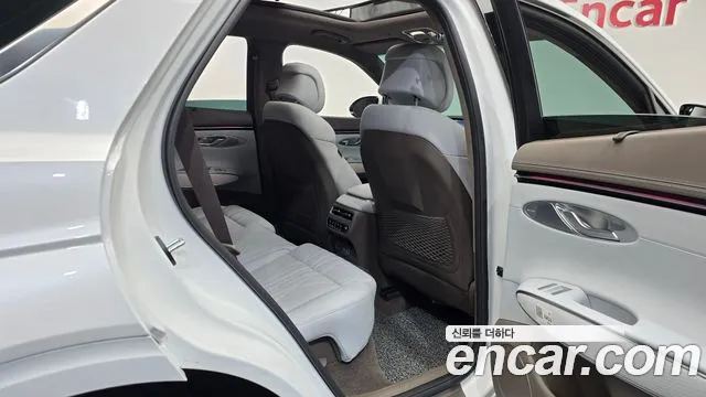Genesis GV70 — Фото автомобиля 11
