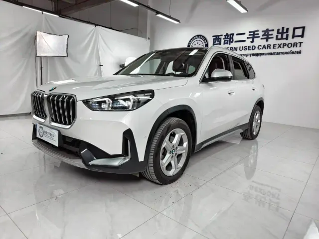 Фотография автомобиля — BMW X1