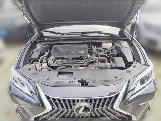 Lexus ES — Фото автомобиля 3