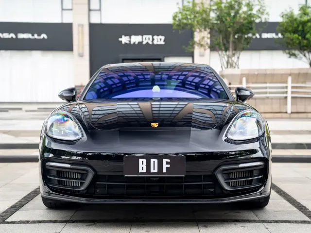 Porsche Panamera — Фото автомобиля 2