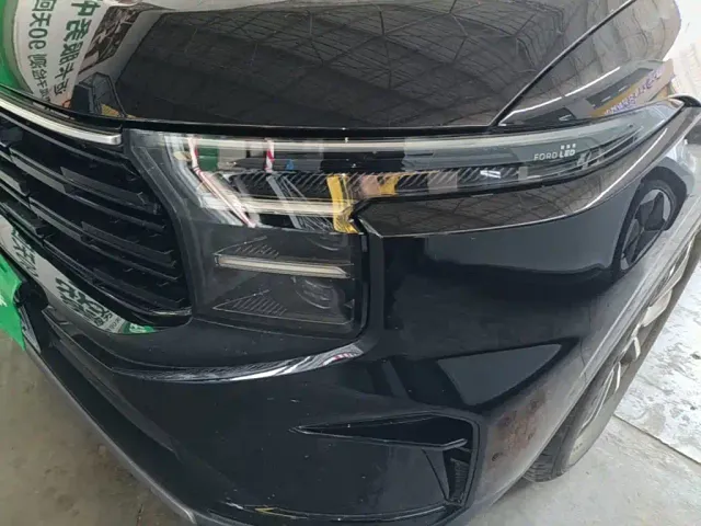 Ford Edge — Фото автомобиля 23
