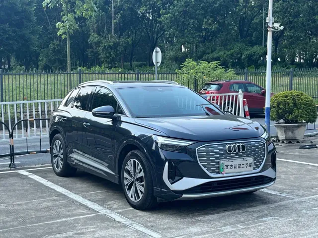 Audi Q4 e-tron — Фото автомобиля 3
