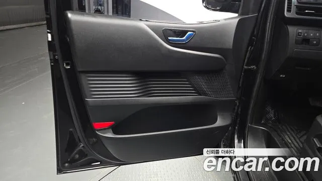 Hyundai Staria — Фото автомобиля 13