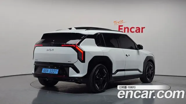 Kia EV3 — Фото автомобиля 2
