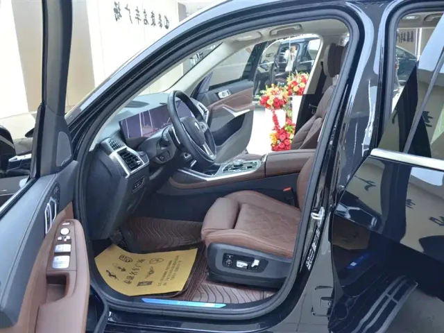 BMW X7 — Фото автомобиля 4