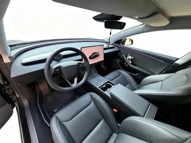 Tesla Model 3 — Фото автомобиля 2