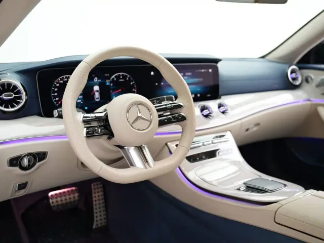 Mercedes-Benz E-Class — Фото автомобиля 3