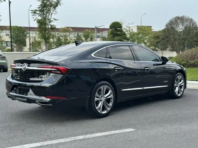 Buick LaCrosse — Фото автомобиля 5
