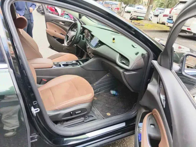 Buick Regal — Фото автомобиля 12