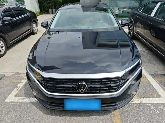 Volkswagen Passat — Фото автомобиля 2