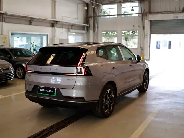 Volvo XC70 Plug-in Hybrid — Фото автомобиля 12