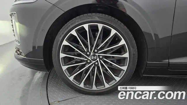 Hyundai Grandeur GN7 — Фото автомобиля 5