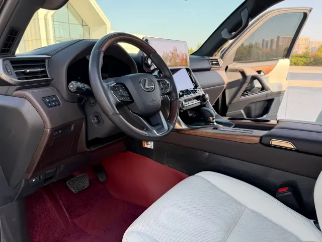 Lexus LX — Фото автомобиля 10