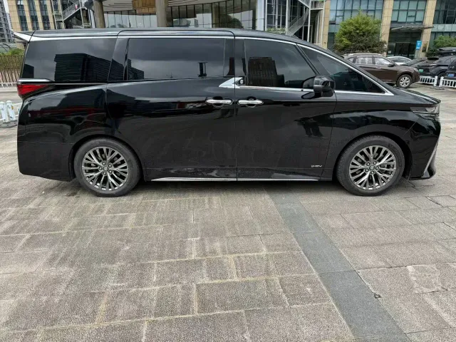 Toyota Alphard — Фото автомобиля 8