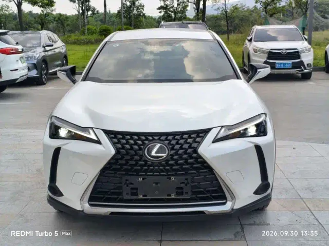 Lexus UX — Фото автомобиля 2